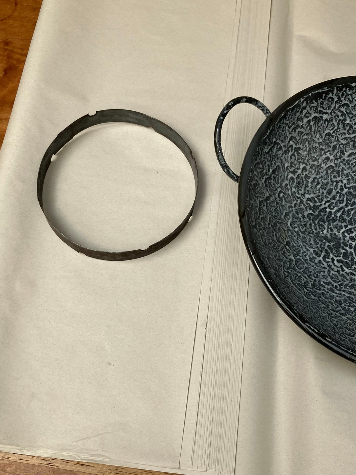 Geëmailleerde wok met ring voor gasfornuis, Ophalen