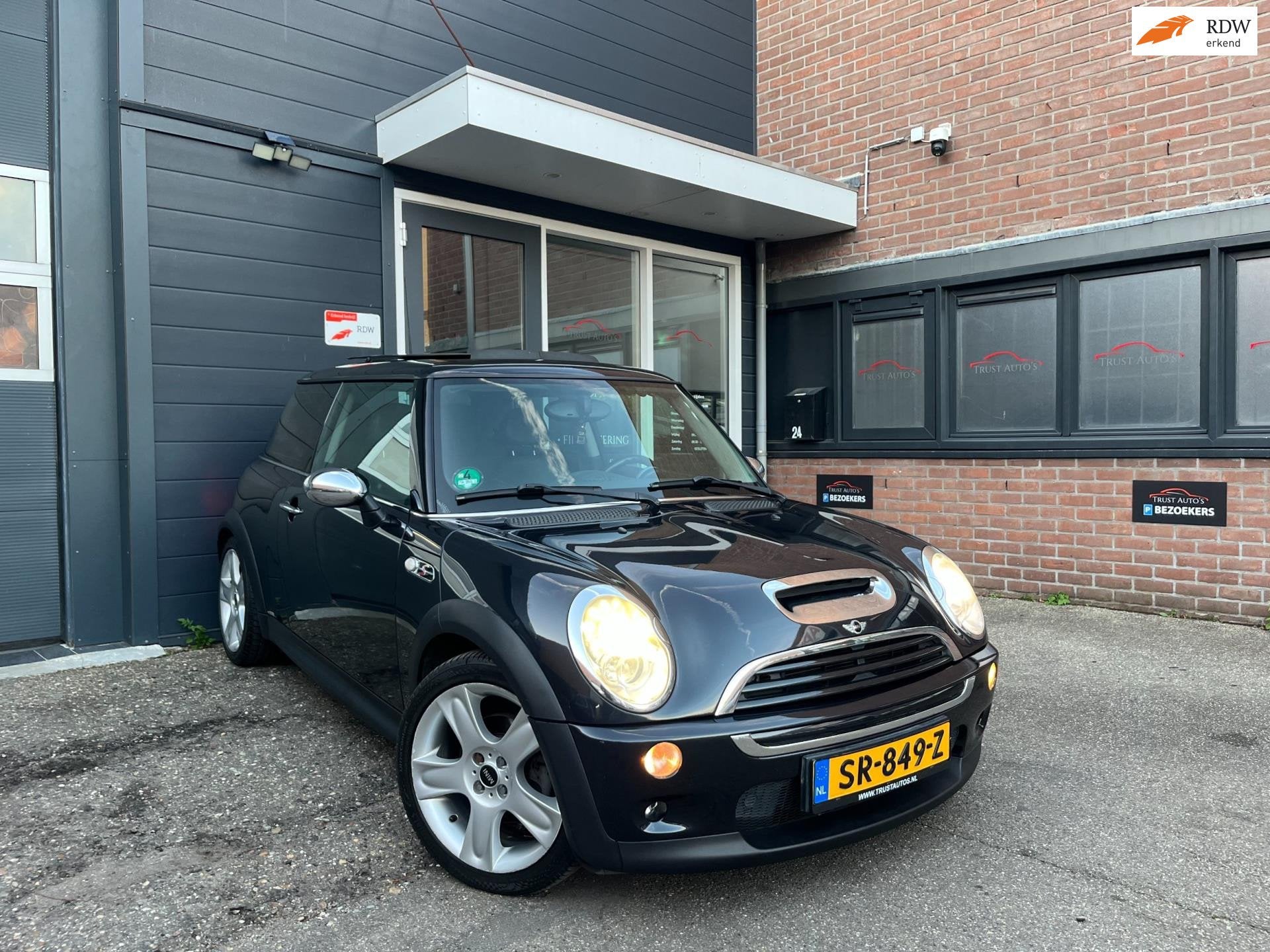 Mini Mini 1.6 Cooper S|Pano|Xenon|Leer|Airco|Stoel.verwarmin, Auto's, Voorwielaandrijving, Gebruikt, 4 cilinders, 4 stoelen