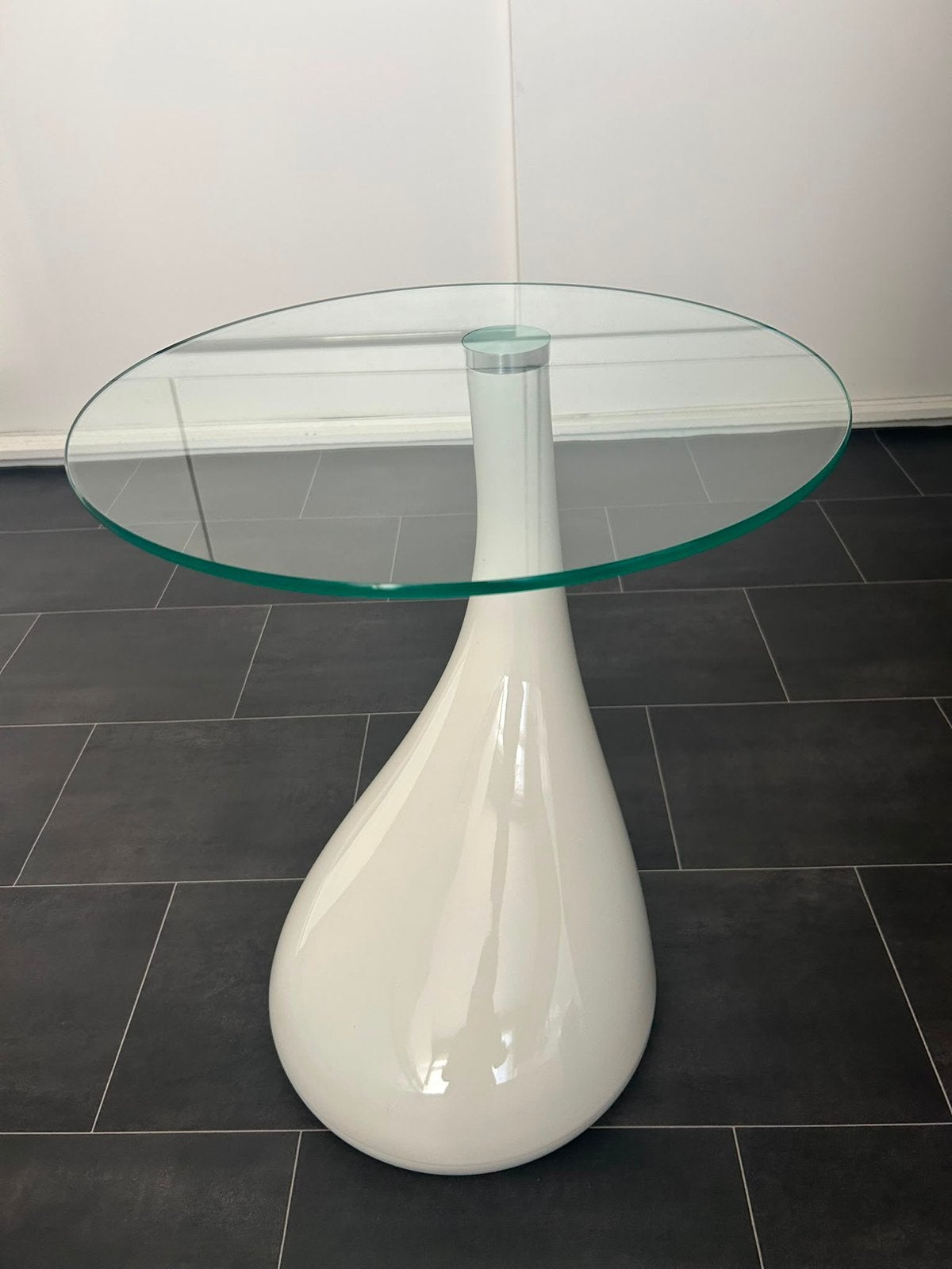 Bijzettafel druppel wit 2 stuks vintage, Ophalen, Zo goed als nieuw, Rond