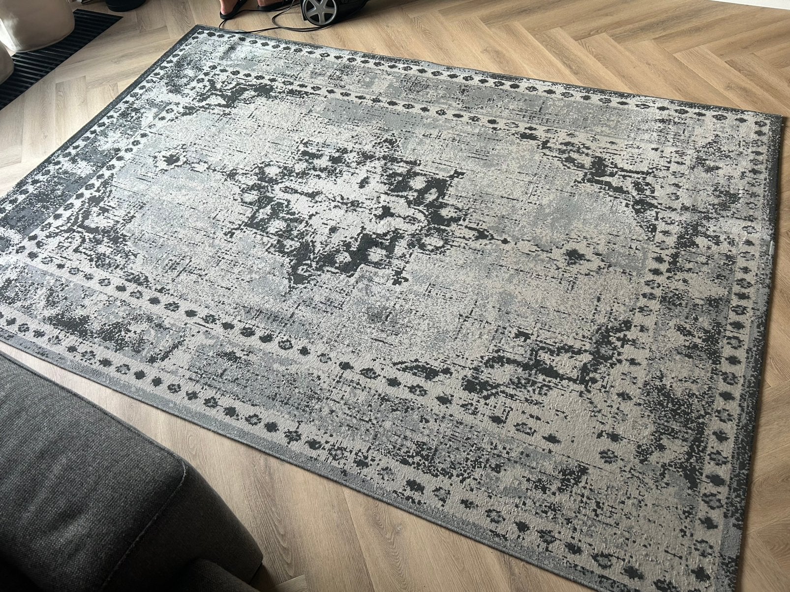 Vloerkleed vintage grijs 200x290, Huis en Inrichting, Ophalen, Gebruikt, 200 cm of meer, 200 cm of meer