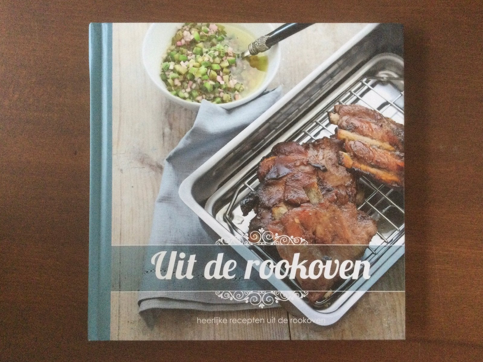 Uit de Rookoven heerlijke recepten foto 1, Boeken, Kookboeken, Ophalen of Verzenden, Zo goed als nieuw