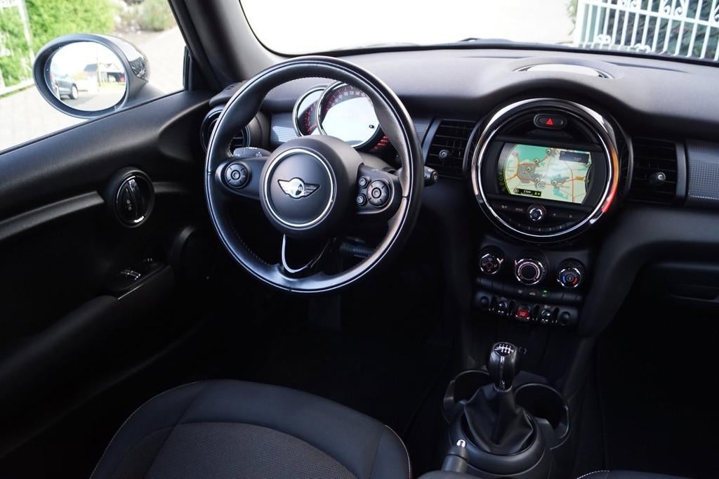 Mini Mini 1.5 Cooper Business 3 DRS Navi Airco Cruise Elektr, Voorwielaandrijving, Gebruikt, 4 stoelen, Origineel Nederlands