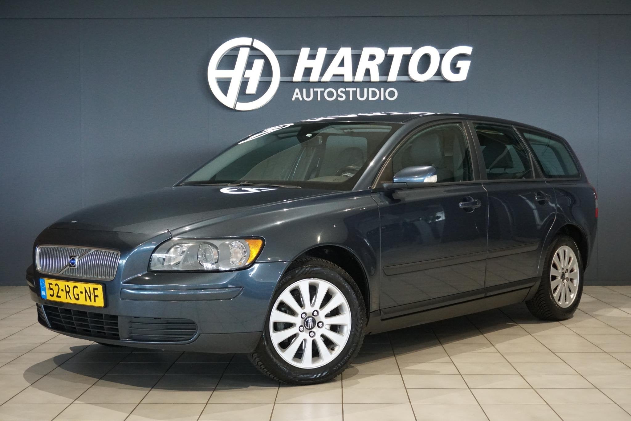 Volvo V50 1.8 Elite + TREKHAAK / CRUISE CONTROL, Voorwielaandrijving, 125 pk, Gebruikt, Zwart