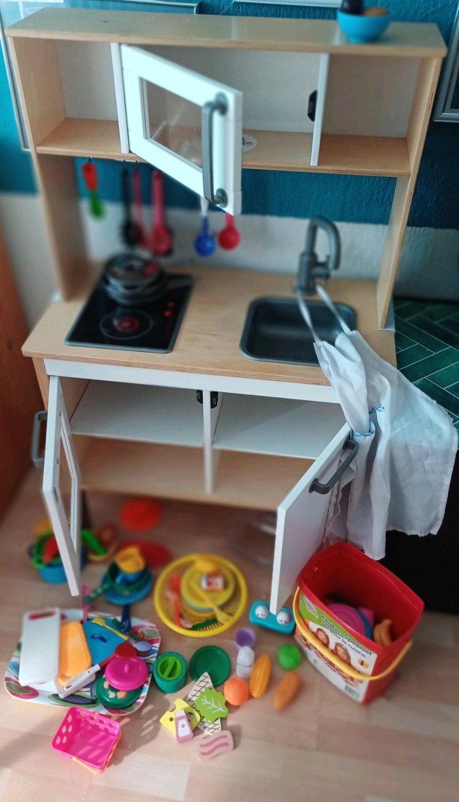 Kinderkeuken met heel veel accessoires, Ophalen of Verzenden, Gebruikt, Speelkeuken