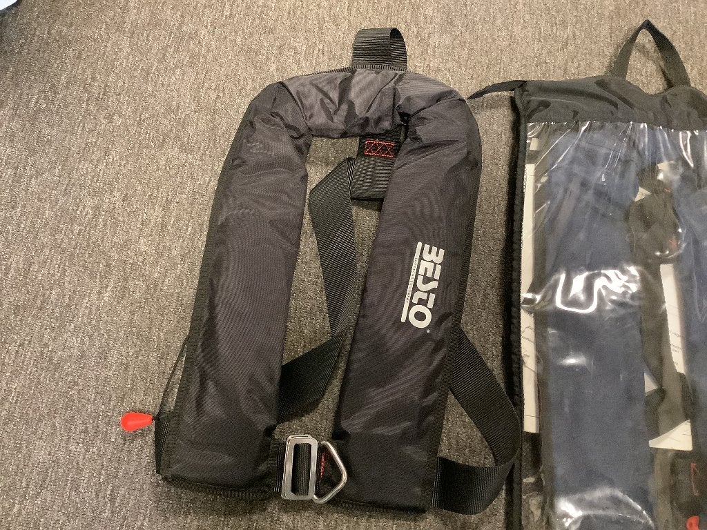 3 zwemvest automaten en 3 zwemvesten normaal, Watersport en Boten, Watersportkleding, Ophalen, Zo goed als nieuw, Dame of Heer