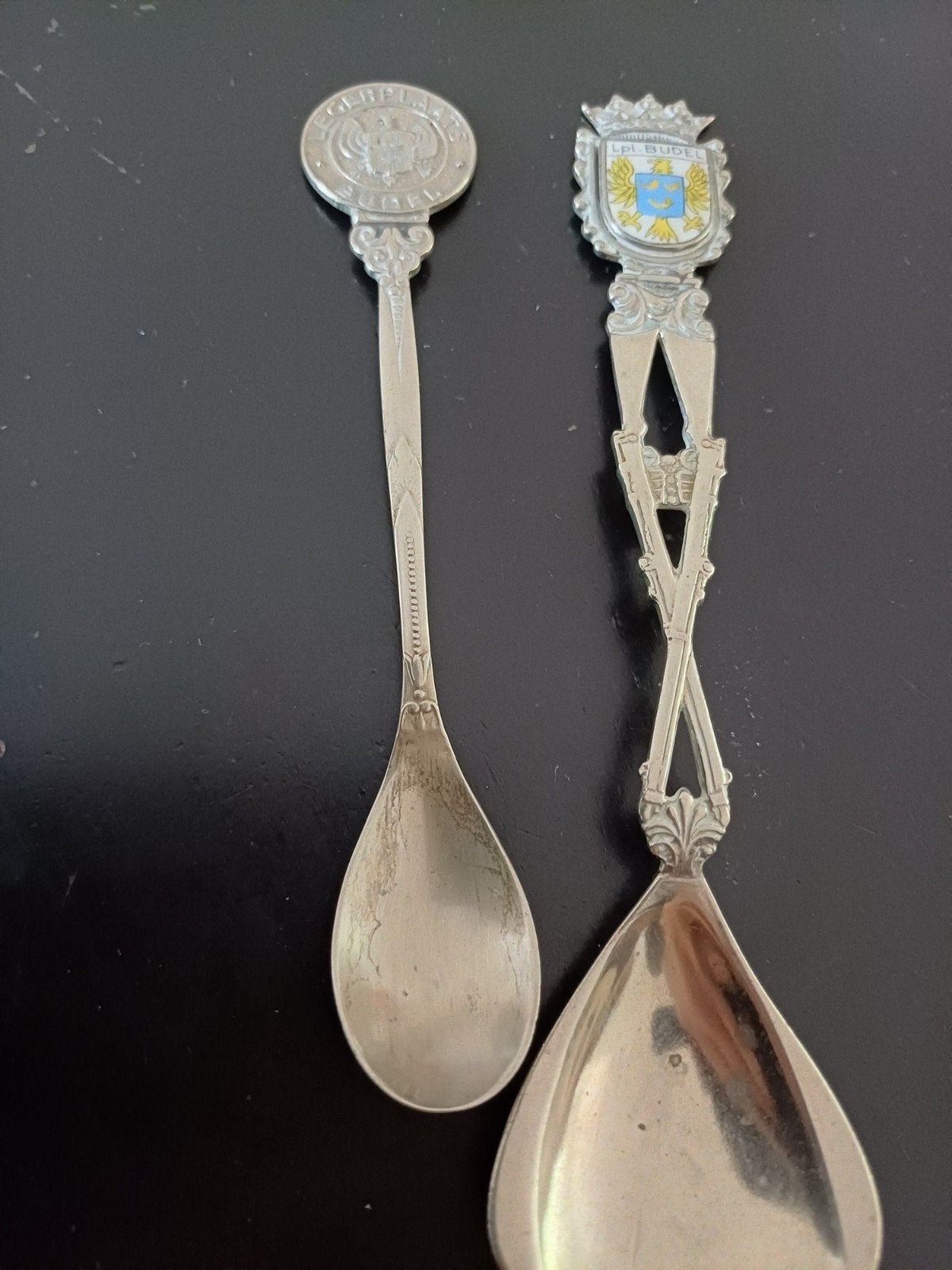 2 lepeltjes van Legerplaats Budel, Ophalen of Verzenden