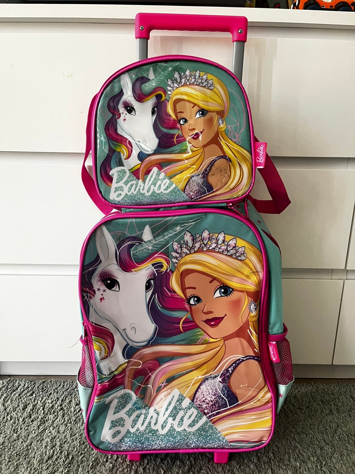 Schooltassen Barbie - zo goed als nieuw