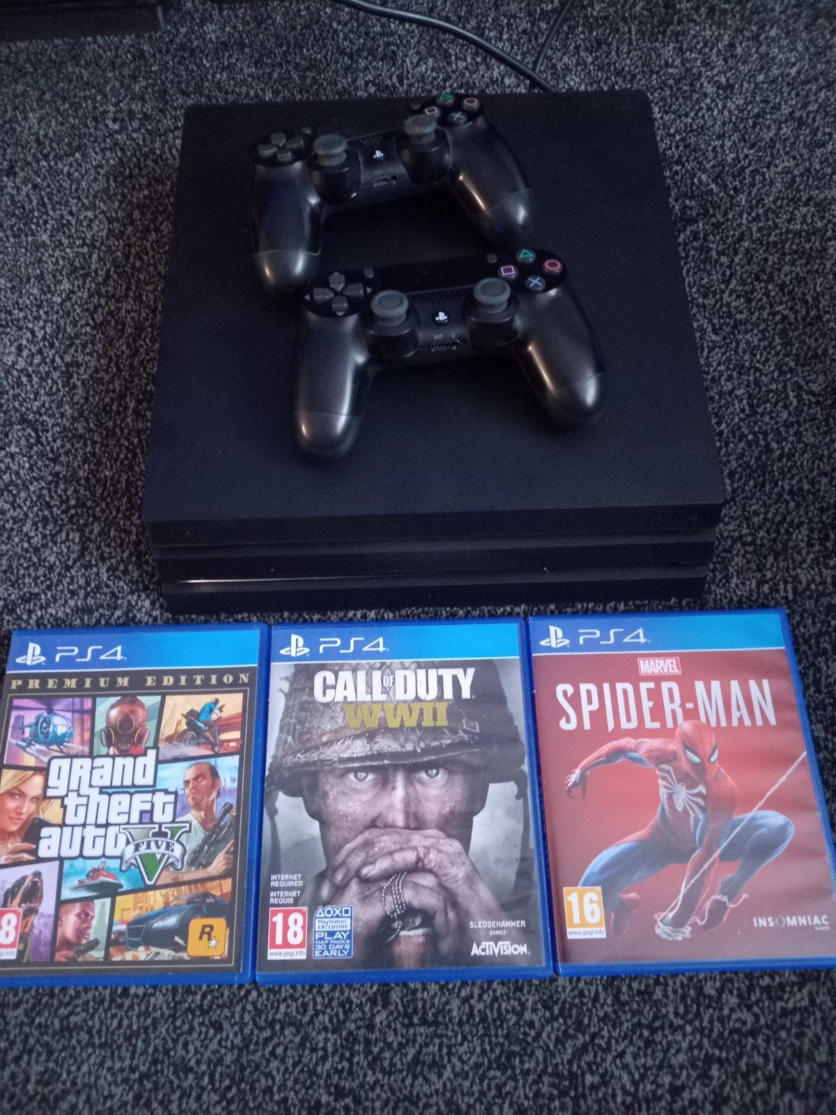 Playstation 4 PRO 1TB 2 CONTROLLERS en GAMES, Spelcomputers en Games, Spelcomputers | Sony PlayStation 4, Ophalen of Verzenden