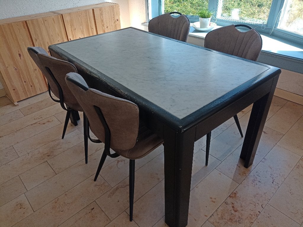 robuuste eettafel met marmeren plaat, Ophalen, Overige materialen, Gebruikt, 50 tot 100 cm