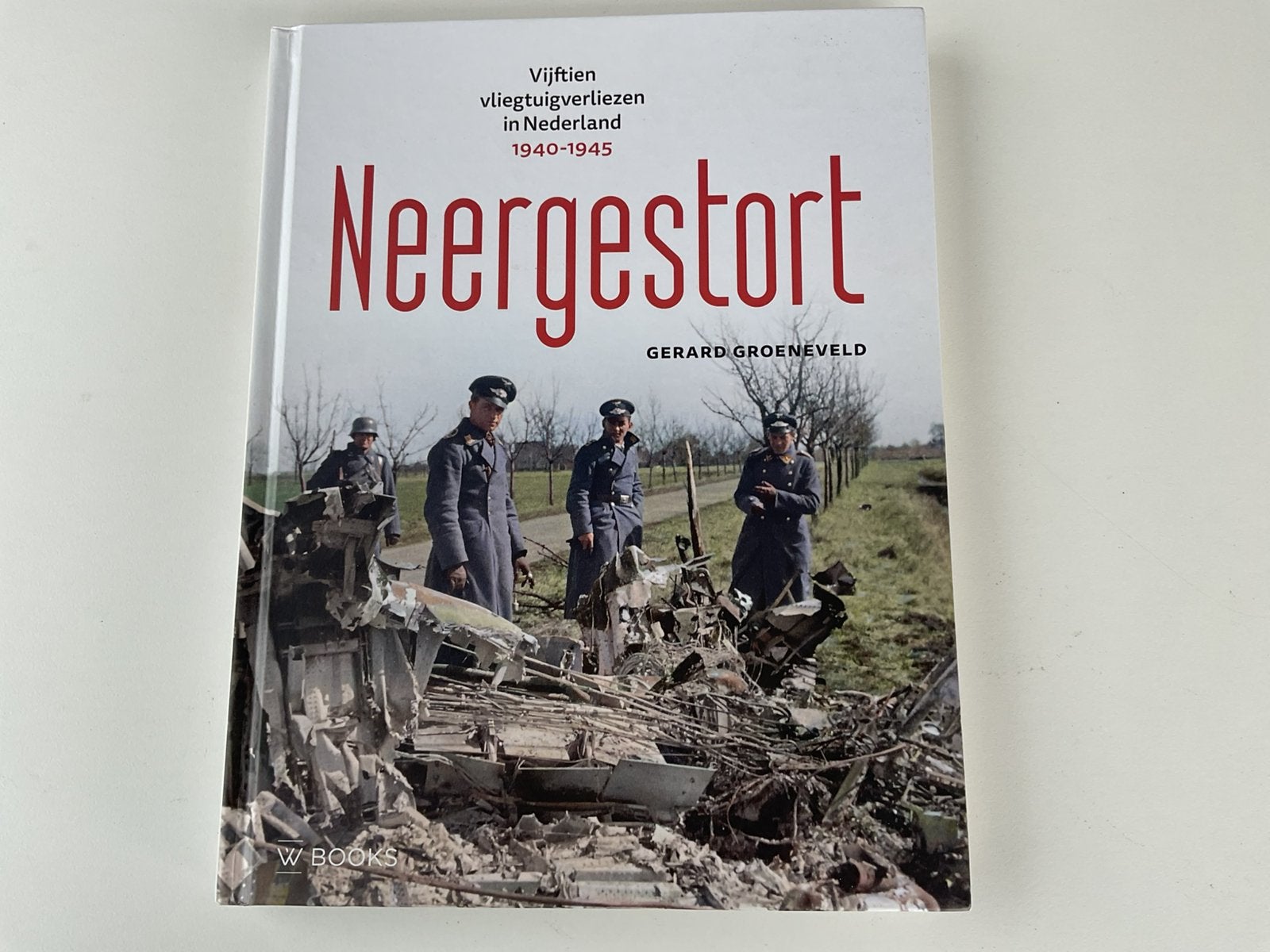 Neergestort, Wbooks, Gratis verzenden mogelijk, Ophalen of Verzenden, Tweede Wereldoorlog, Zo goed als nieuw