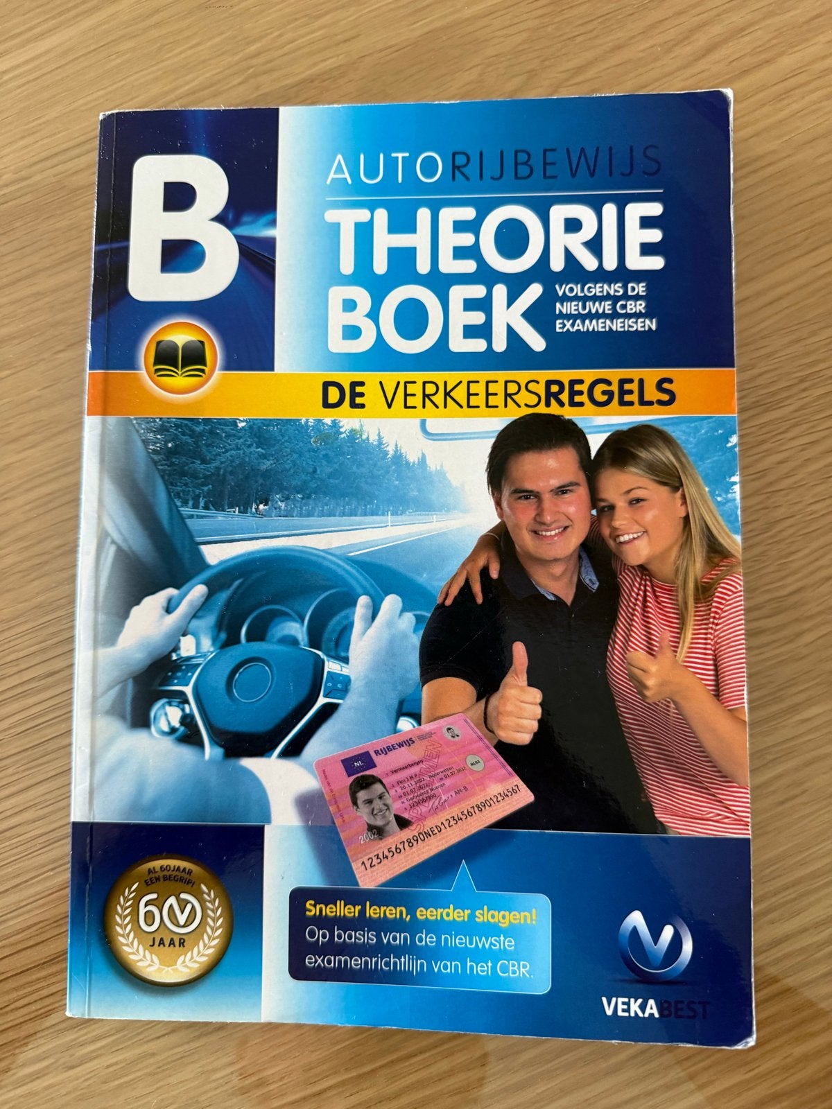 Autorijbewijs Theorie Boek - De Verkeersregels -2026, Boeken, Ophalen of Verzenden, Zo goed als nieuw, Overige niveaus
