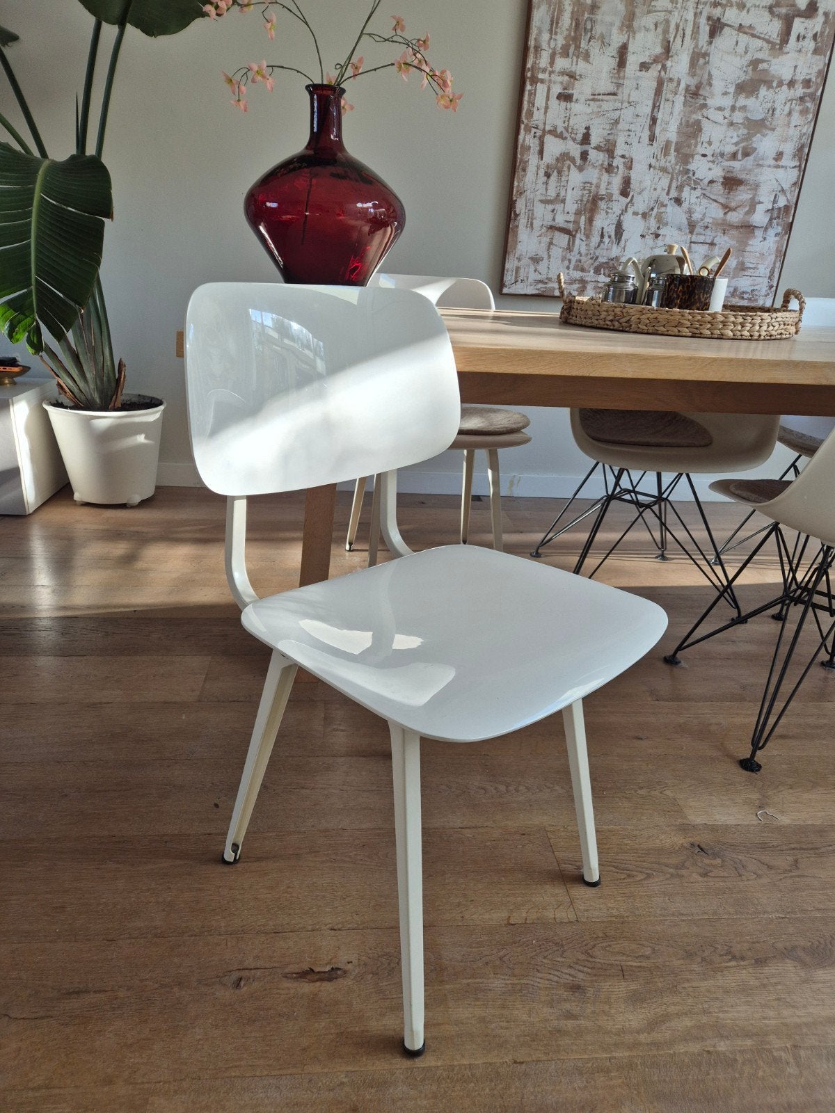 Ahrend Revolt stoel - Design Friso Kramer - Wit, Huis en Inrichting, Kunststof, Wit, Ophalen of Verzenden, Zo goed als nieuw