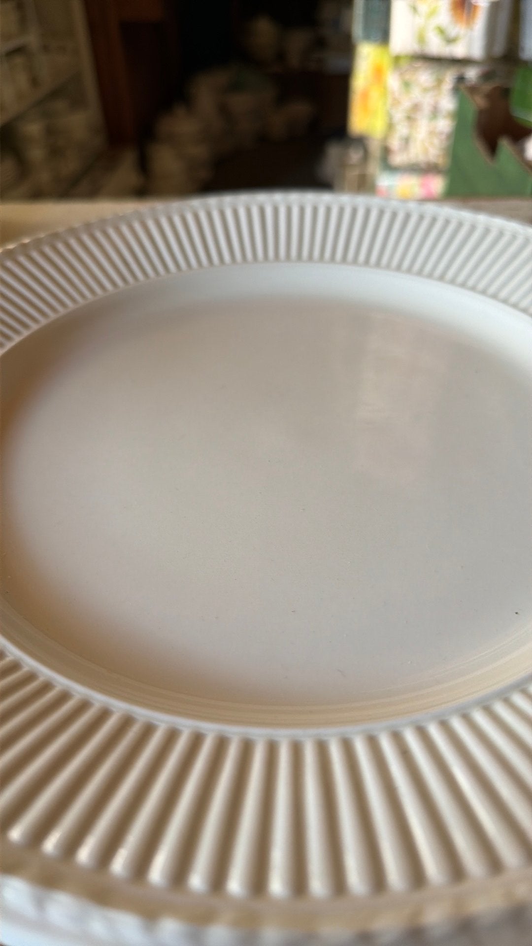 Wedgwood EDME dinerbord 28 cm, Huis en Inrichting, Ophalen of Verzenden, Zo goed als nieuw, Aardewerk, Bord(en)