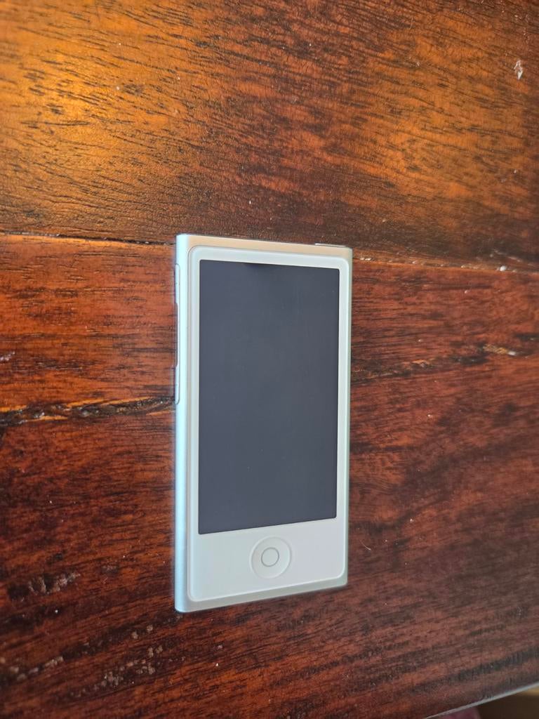 Zgan Ipod Nano 7e generatie 16gb zilver, Audio, Tv en Foto, Mp3-spelers | Apple iPod, Ophalen of Verzenden