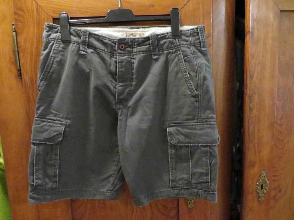 Heren korte broek  Hollister maat 52/54 grijs., Kleding | Heren, Maat 52/54 (L), Ophalen of Verzenden, Grijs, Gedragen