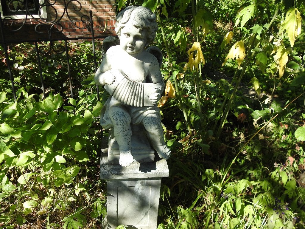 Engel op sokkel, Tuin en Terras, Ophalen, Zo goed als nieuw, Kunststof, Engelenbeeld