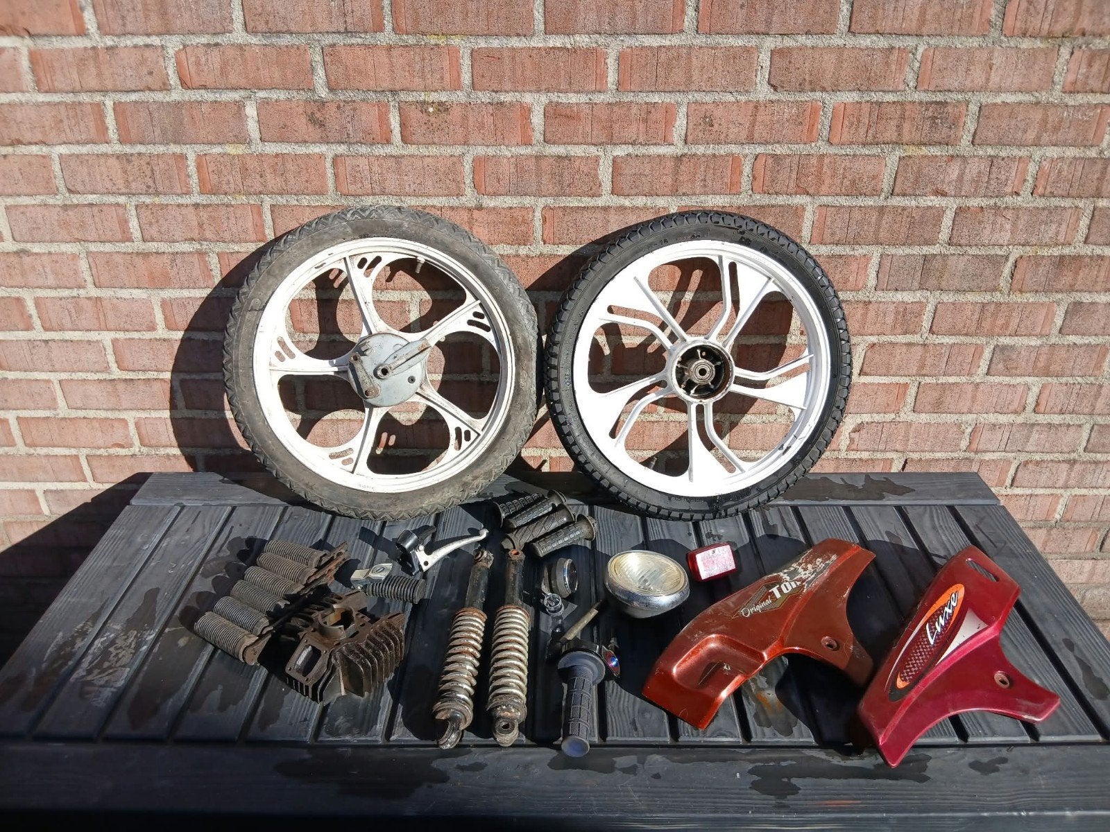 Tomos onderdelen - Wielen, zadel, kappen en meer, Fietsen en Brommers, Ophalen of Verzenden, Gebruikt, Tomos onderdelen