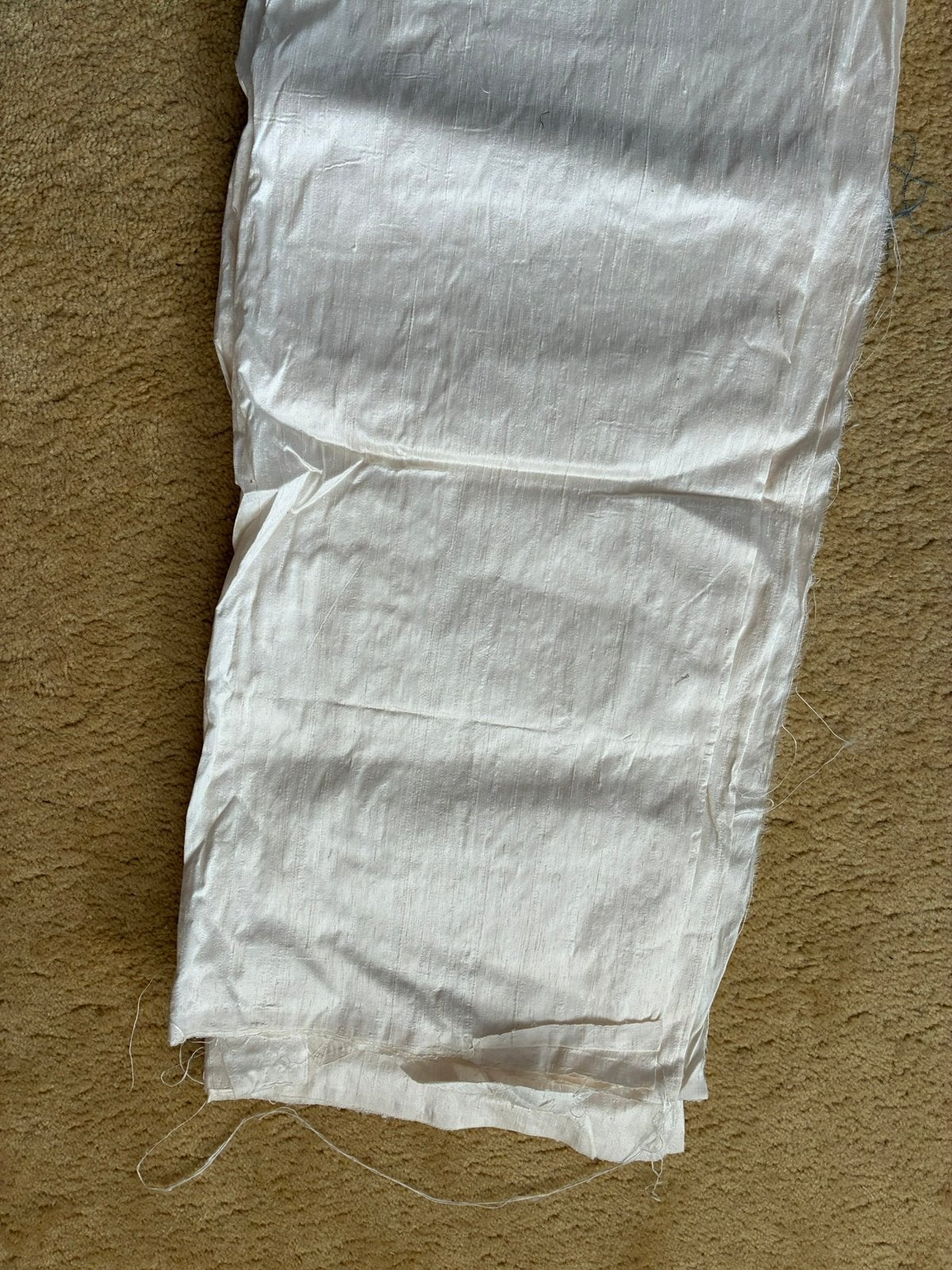 111 Lap stof glanzend ecru 1.40 x 1.20, Verzenden, 120 cm of meer, Beige, Nieuw