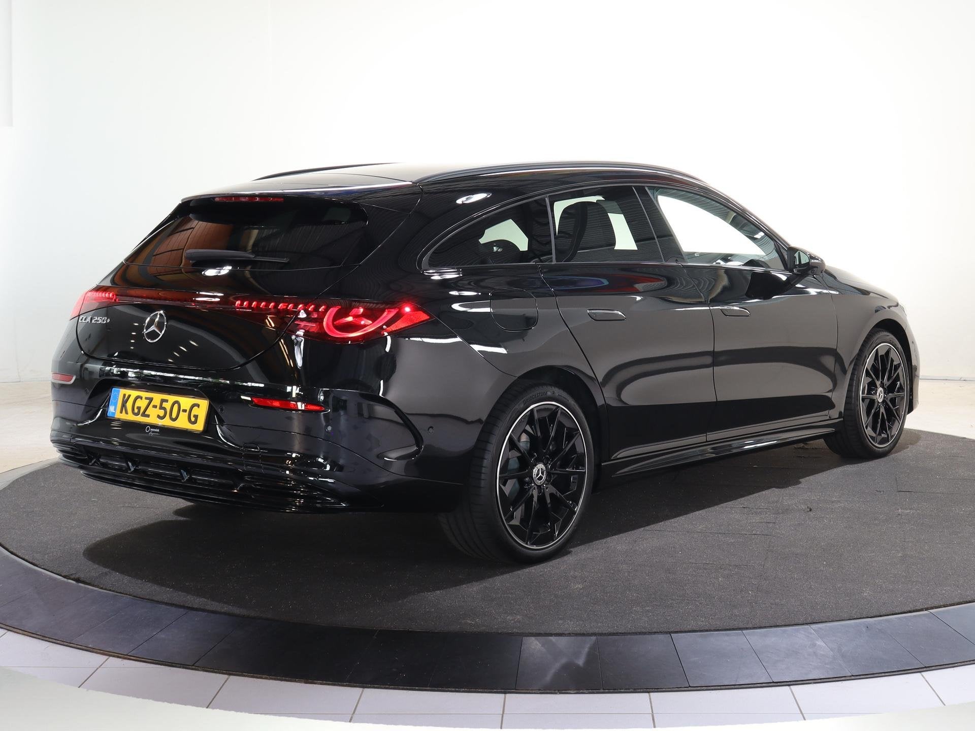 Mercedes-Benz CLA-Klasse Shooting Brake 250+ Business Soluti, Auto's, CLA, Zwart, Zwart, 1975 kg