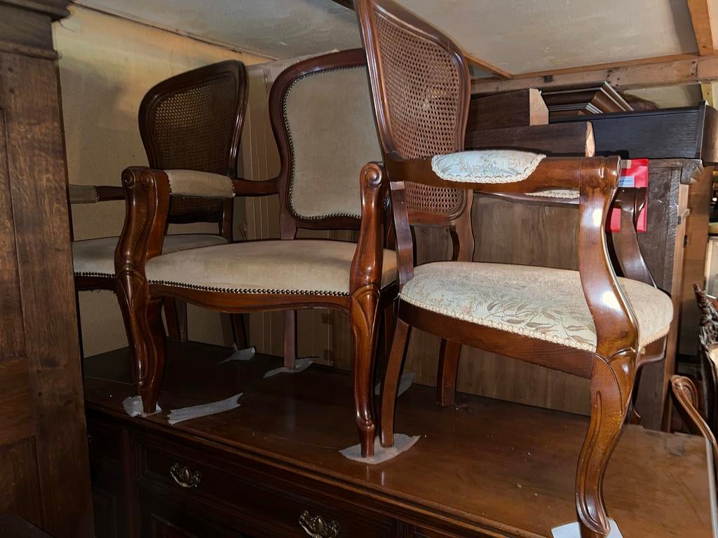 Klassieke kersenhouten armstoelen, Ophalen