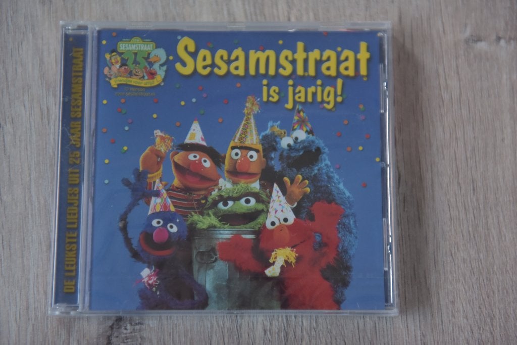 SESAMSTRAAT IS JARIG - DE LEUKSTE LIEDJES UIT 25 JAAR, Cd's en Dvd's, Inclusief boekje, Verzenden, Tot 2 jaar, Verzamelalbum