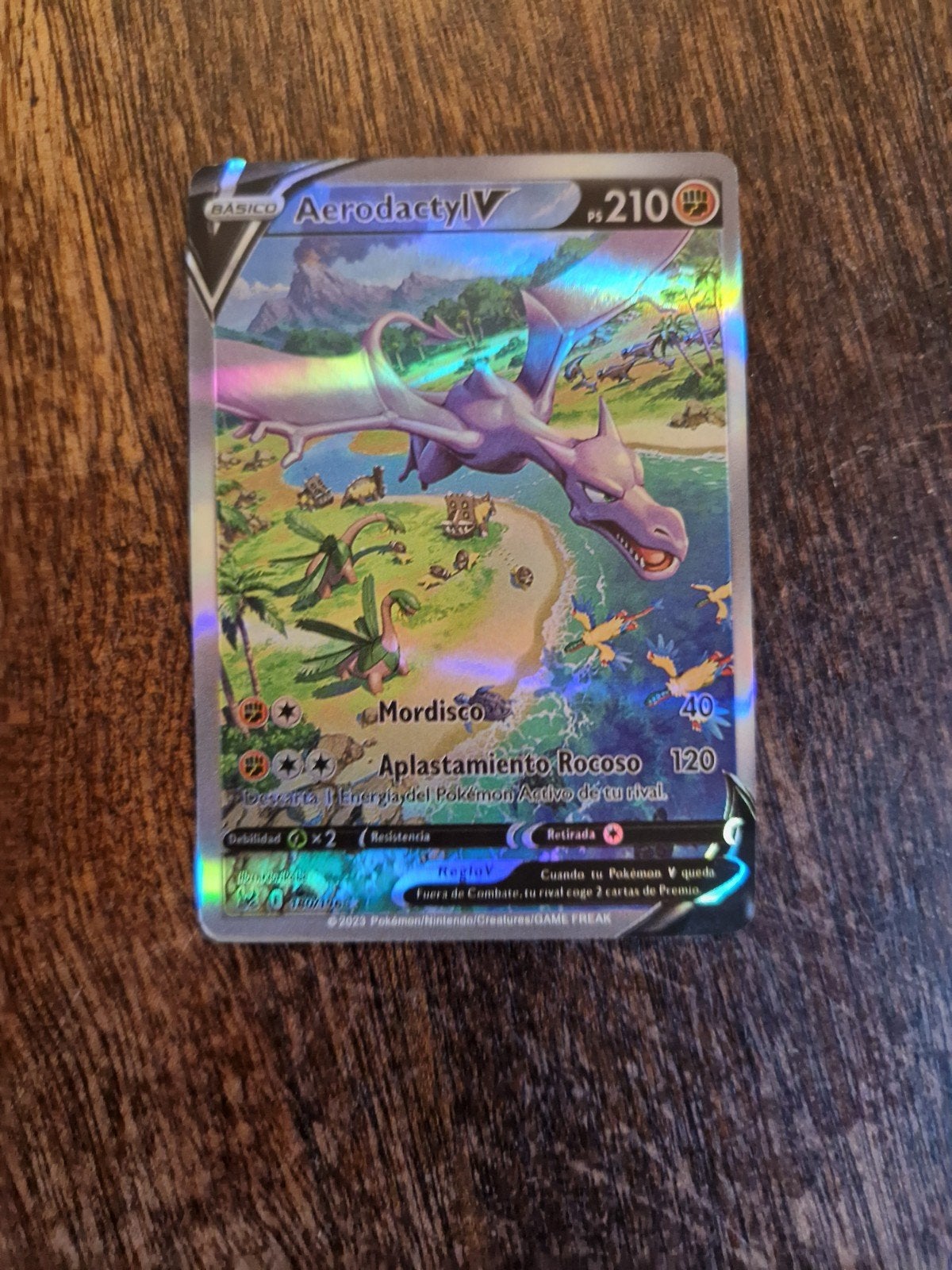 Aerodactyl V Pokémon Kaart - Spaans - Zo goed als nieuw, Hobby en Vrije tijd, Verzamelkaartspellen | Pokémon, Ophalen of Verzenden