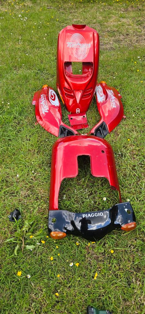 Typhoon kappenset, Fietsen en Brommers, Brommeronderdelen | Scooters, Ophalen of Verzenden, Nieuw, Kap, Piaggio