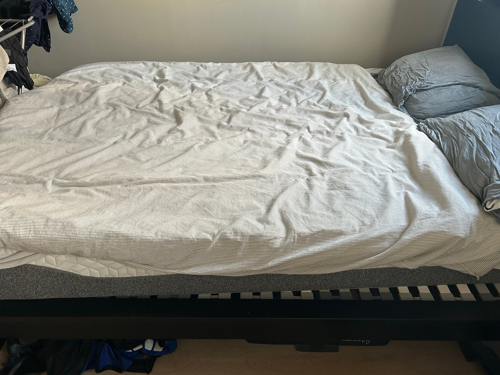 Tweepersoonsbed met lattenbodem (140x200), Zwart, Tweepersoons, Zo goed als nieuw, 200 cm