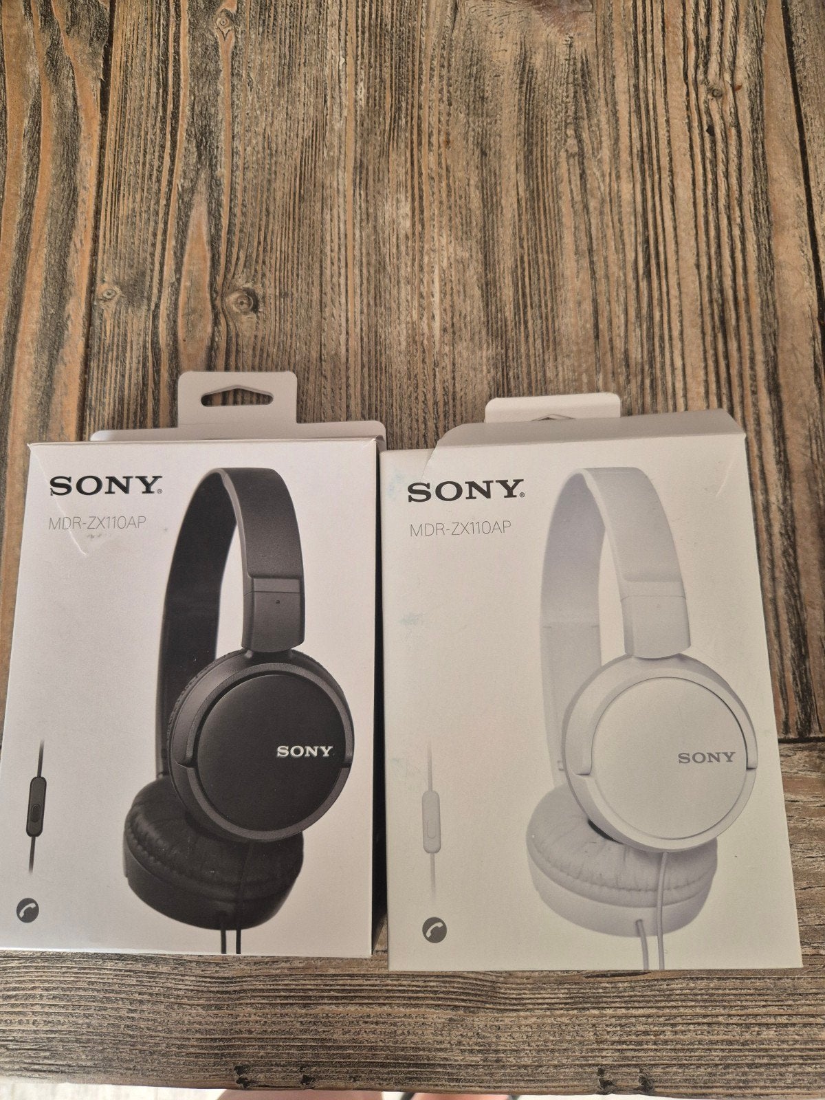 2x Sony MDR-ZX110AP Koptelefoon - Zwart en Wit, Meerkleurig, Nieuw, On-ear, Ophalen of Verzenden