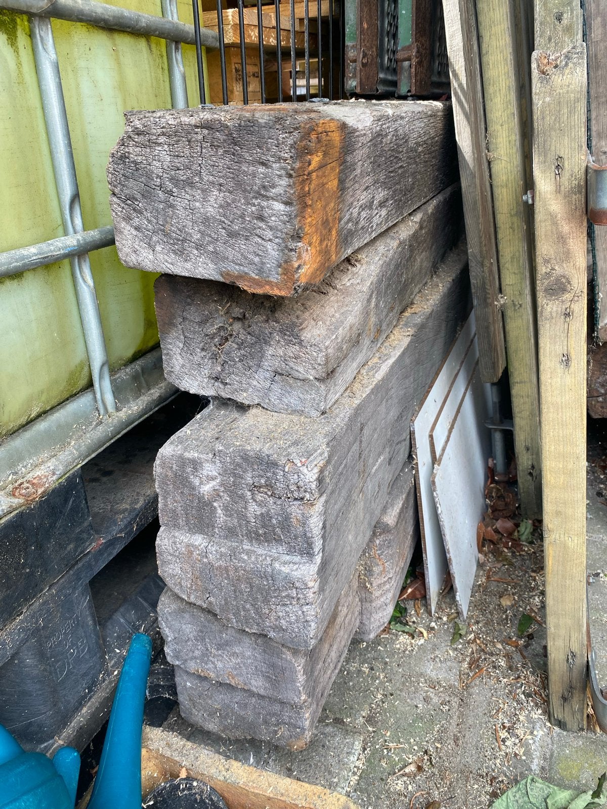 Robuuste houten balken - Gebruikt, Doe-het-zelf en Verbouw, Hout en Planken, Ophalen, Gebruikt, Balk, Overige houtsoorten