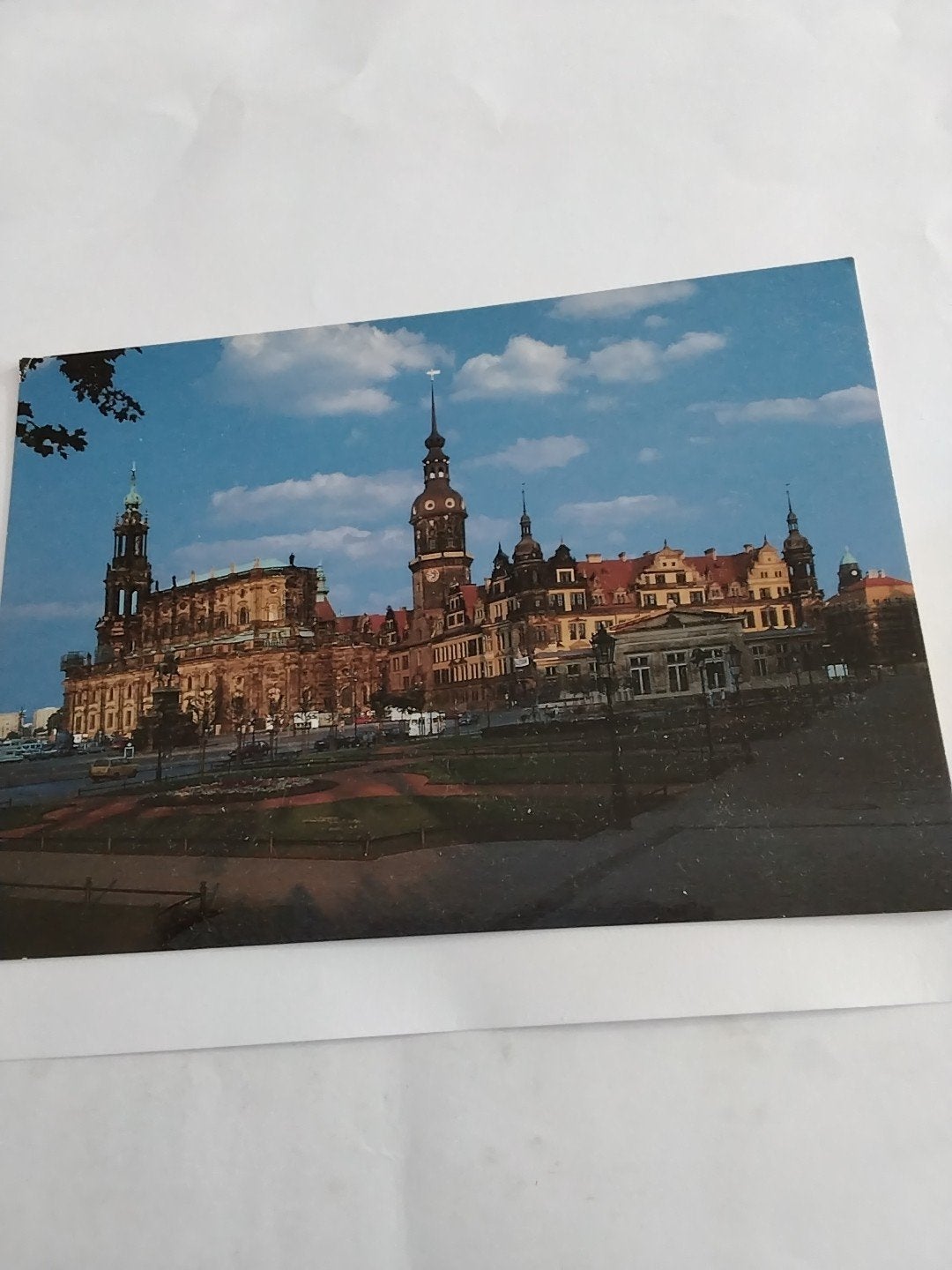 Ansichtkaart Dresden: Katholische Hofkirche en Slot, Ophalen of Verzenden, 1980 tot heden, Gelopen