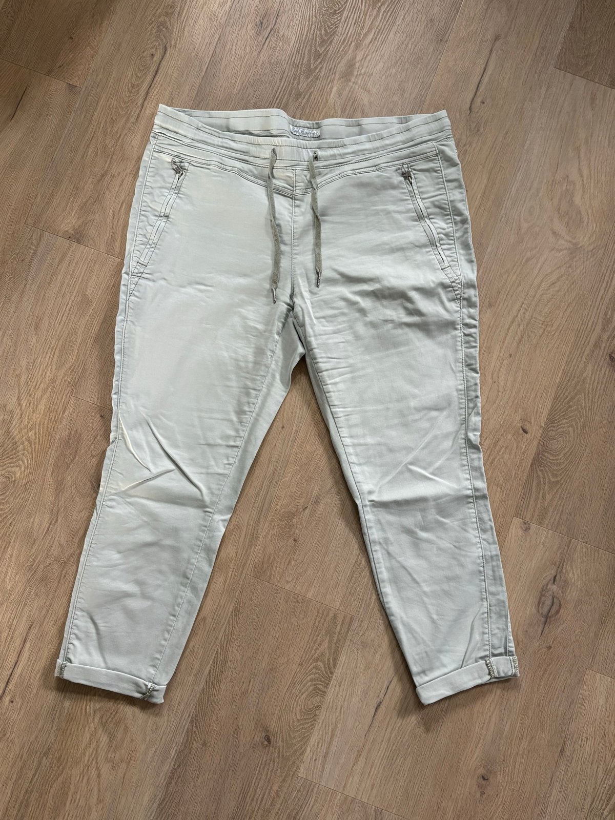 Comfortabele cremekleurige broek merk Red Button, maat 46, Kleding | Dames, Broeken en Pantalons, Maat 46/48 (XL) of groter, Ophalen of Verzenden