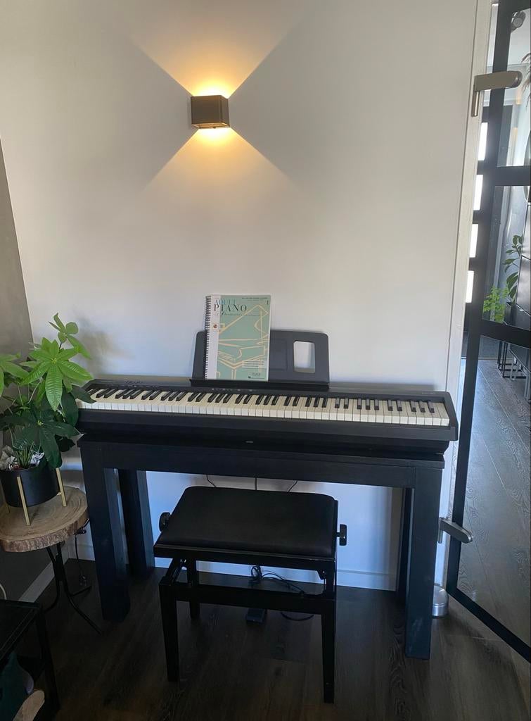 Roland FP-10 Digitale Piano - Zo goed als nieuw, Muziek en Instrumenten, Piano's, Ophalen, Zwart, Digitaal, Zo goed als nieuw