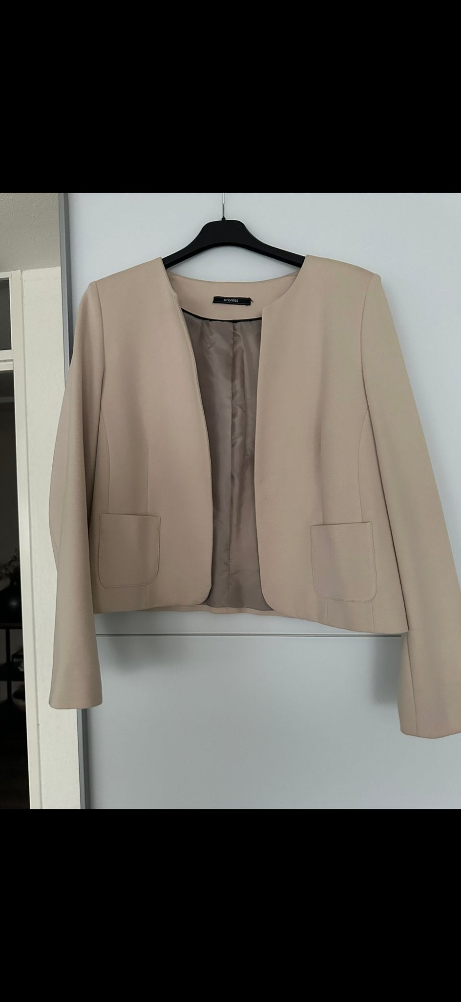 Promiss Jasje Maat L - Beige, Beige, Maat 42/44 (L), Ophalen of Verzenden, Zo goed als nieuw