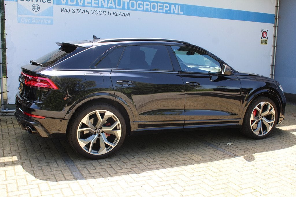 Audi Q8 4.0 TFSI RS Q8 quattro 600pk | Keramische remschijve, Auto's, Audi, Automaat, Gebruikt, Adaptive Cruise Control, Zwart