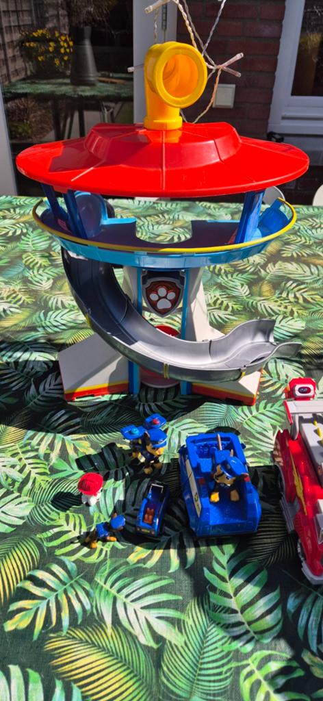 Paw patrol toren met accessoires, Kinderen en Baby's, Speelgoed | Actiefiguren, Ophalen of Verzenden, Zo goed als nieuw