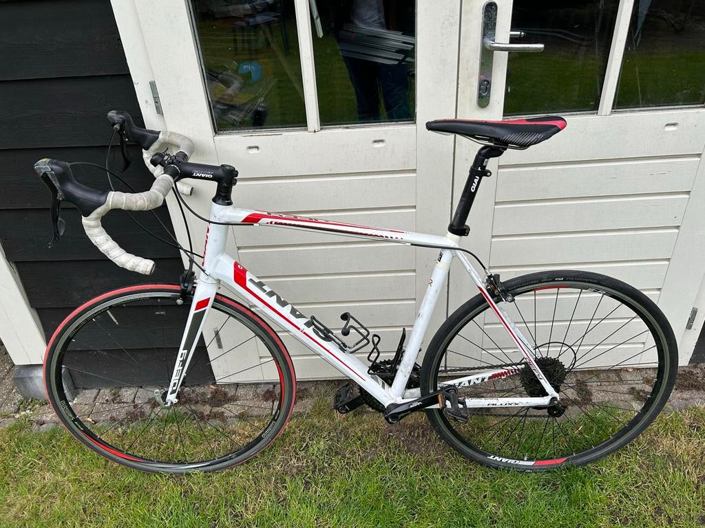 Giant Defy racefiets 55 cm - Wit/Rood, Fietsen en Brommers, Fietsen | Racefietsen, Ophalen, Gebruikt, Aluminium, Giant