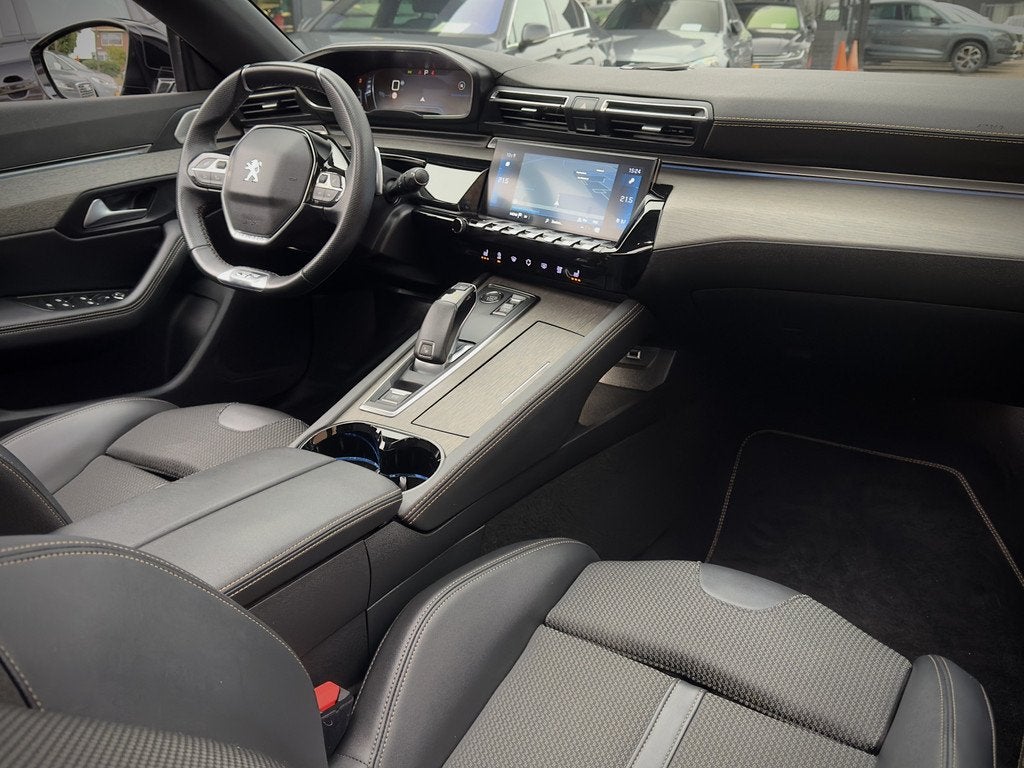 Peugeot 508 1.2 AUT8 GT-Line BLACK-EDITION PANODAK LEDER NAV, Auto's, Peugeot, Gebruikt, Euro 6, 1199 cc, Zwart