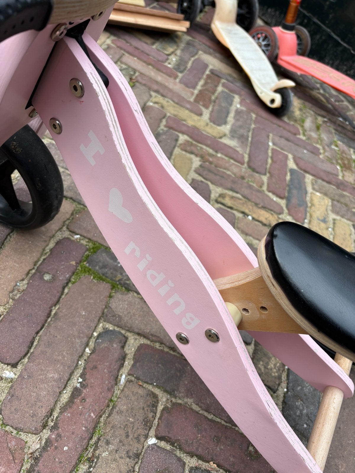 Foto 4 van Houten kinder driewieler / loopfiets roze
