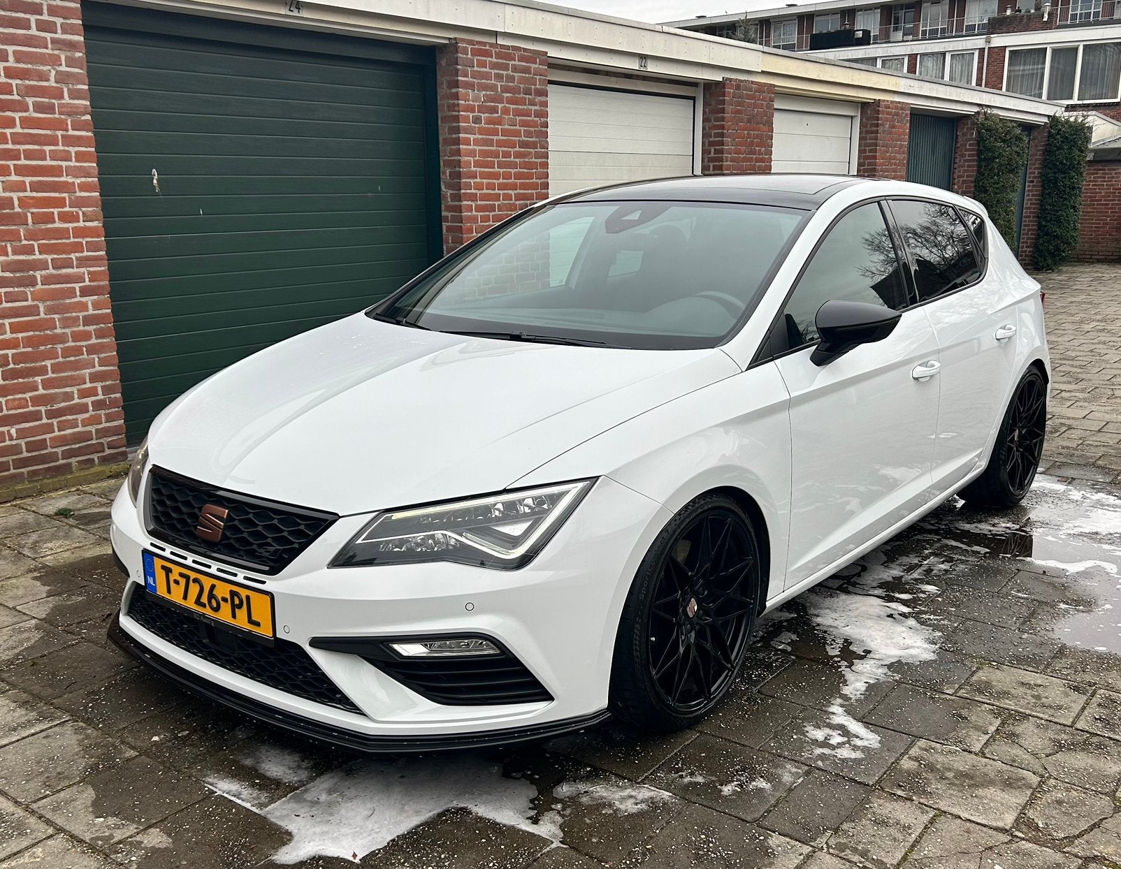 Seat Leon 2.0 TSI 290PK Dsg-7 2019 Wit, Auto's, 710 kg, Zwart, 4 cilinders, 1984 cc