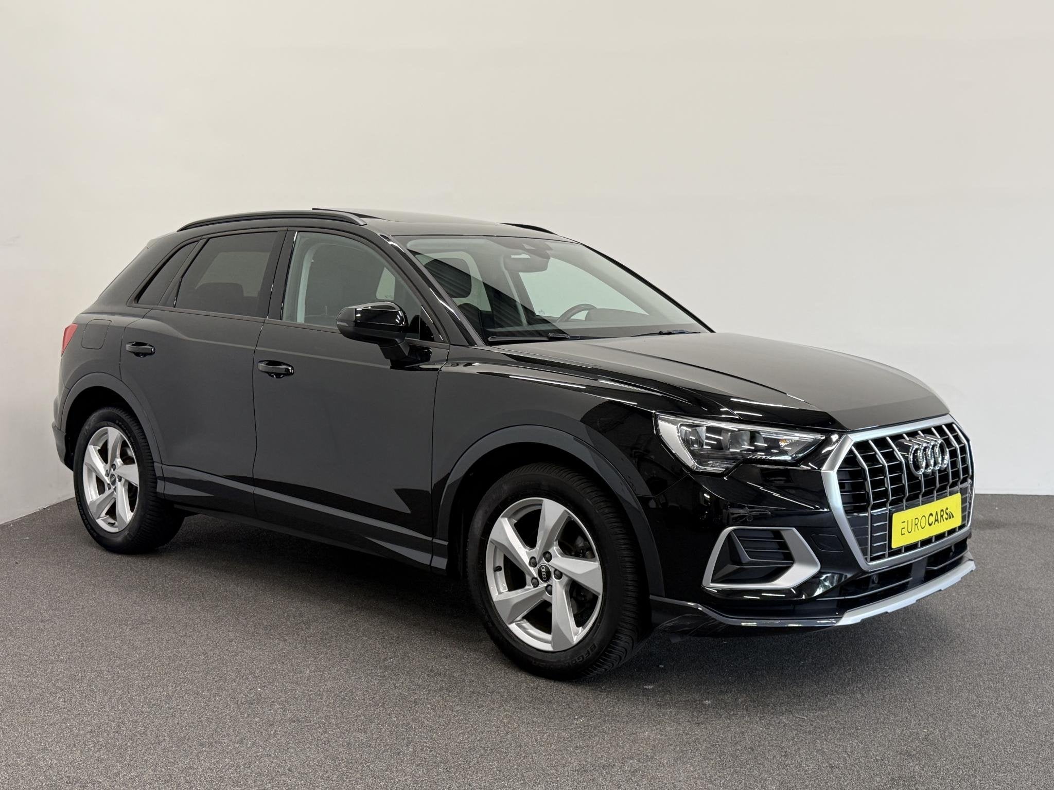 Audi Q3 35 TFSI Advanced Automaat Panoramadak Navigatie Appl, Auto's, Audi, 15 km/l, 4 cilinders, 1505 kg, Zwart