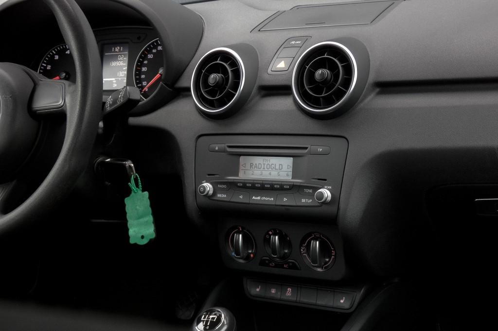 Audi A1 1.2 TFSI Ambition Pro Line | STOELVERWAMING | RADIO, Voorwielaandrijving, Euro 5, 86 pk, 4 cilinders