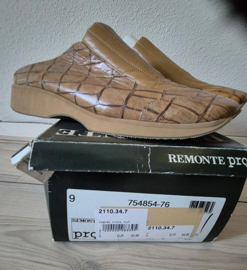 Bruine Croco Instappers Maat 40,5, Kleding | Dames, Bruin, Instappers, Ophalen of Verzenden, Nieuw