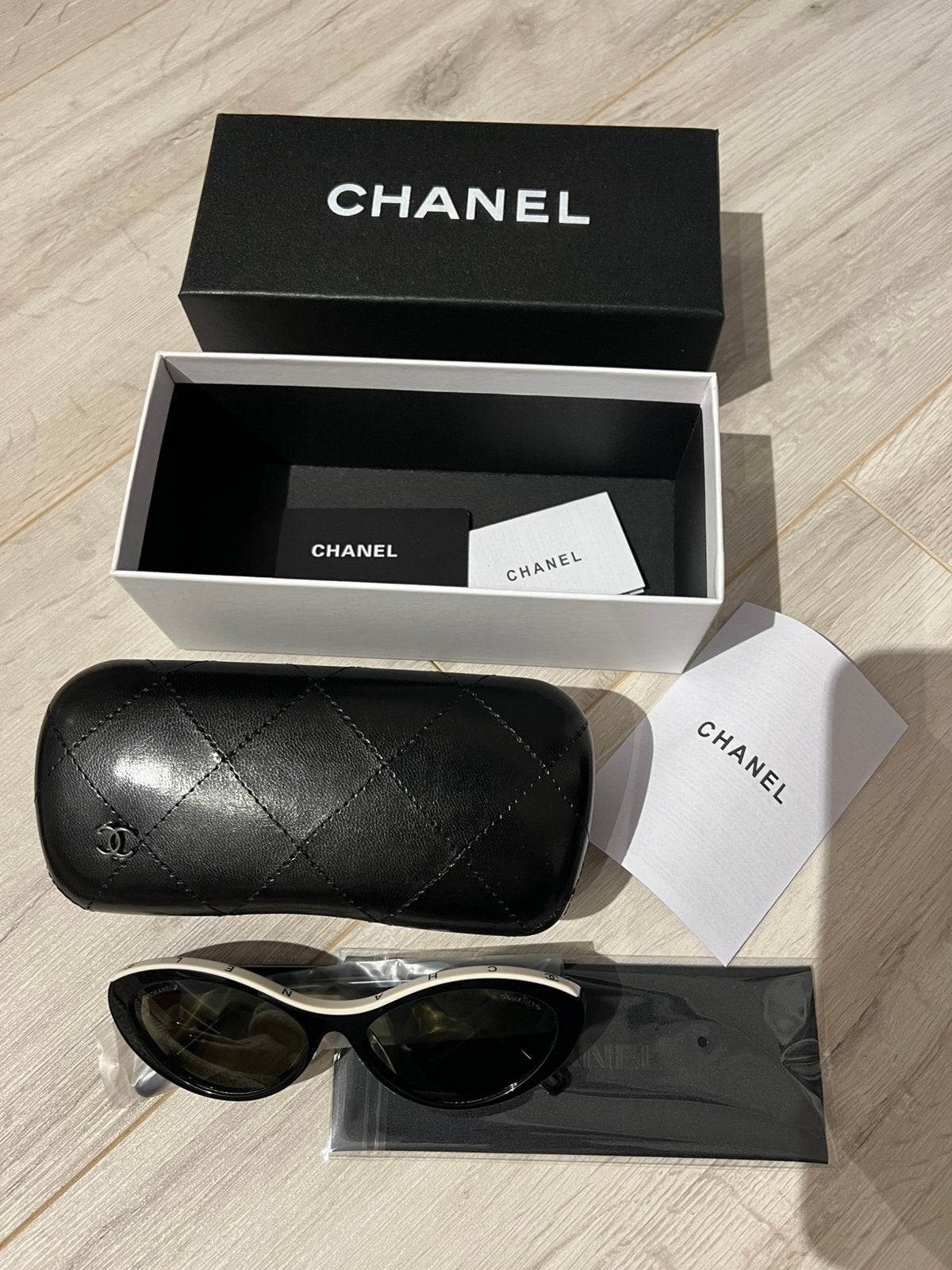 Chanel zonnebrillen sunglasses, Ophalen of Verzenden, Zo goed als nieuw, Zwart, Overige merken