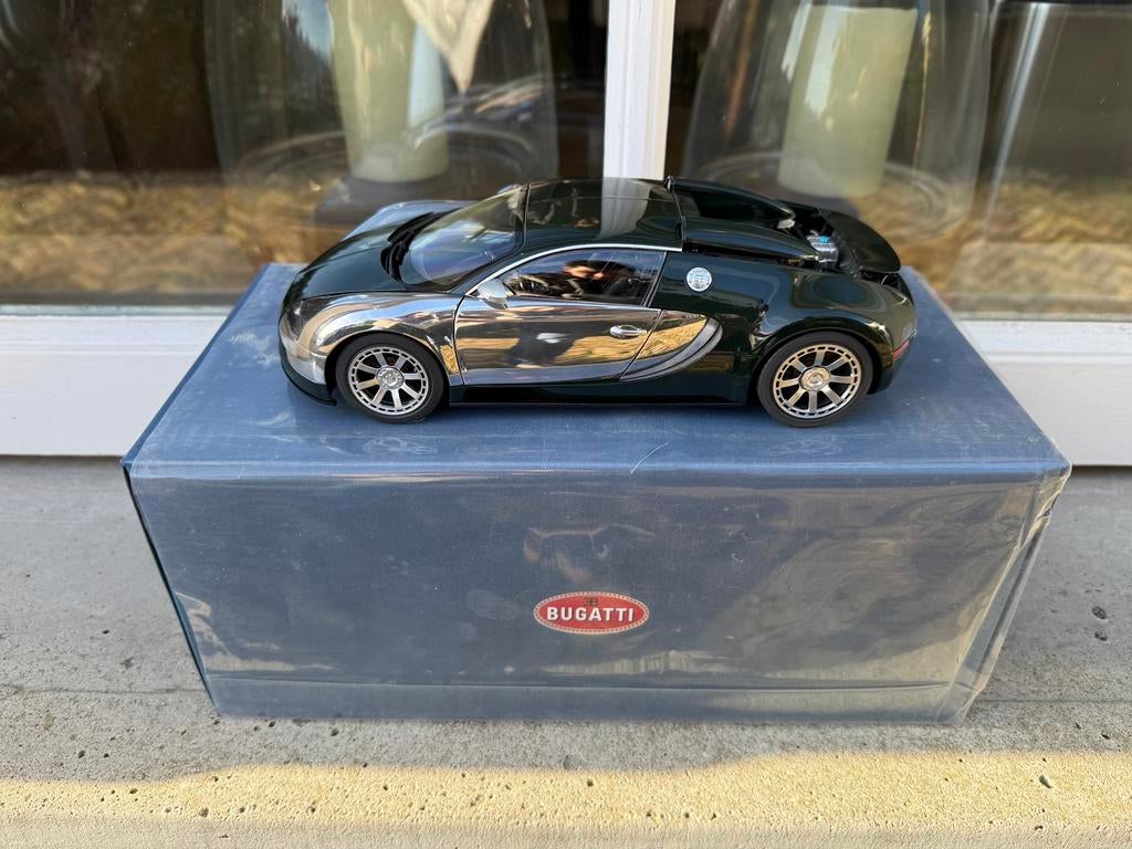 1:18 Bugatti Veyron L’Edition Centenaire Green Autoart 70958, Auto, Autoart, Ophalen of Verzenden, Zo goed als nieuw