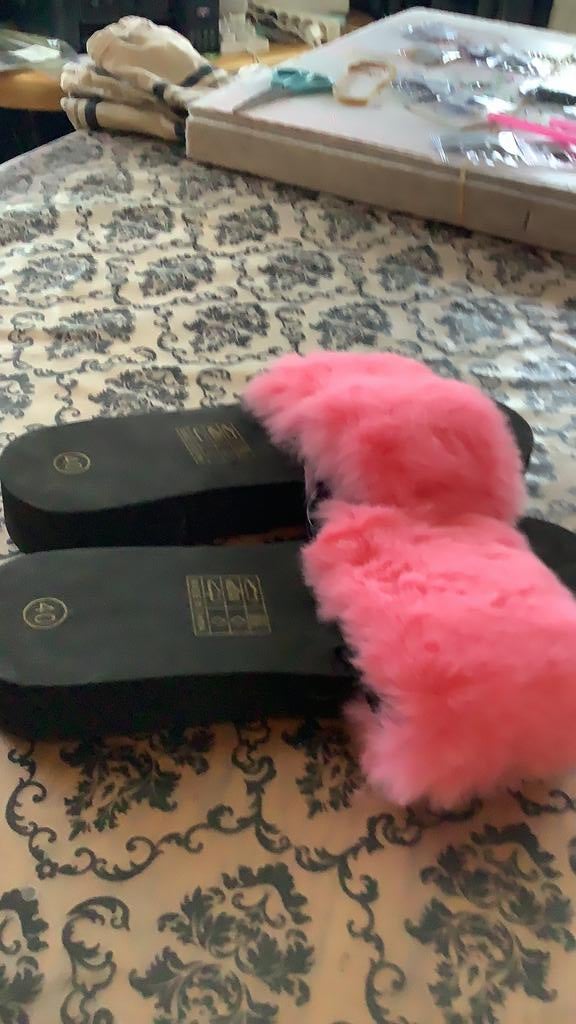 Slippers voor 0.50 maat 40, Ophalen of Verzenden, Zo goed als nieuw
