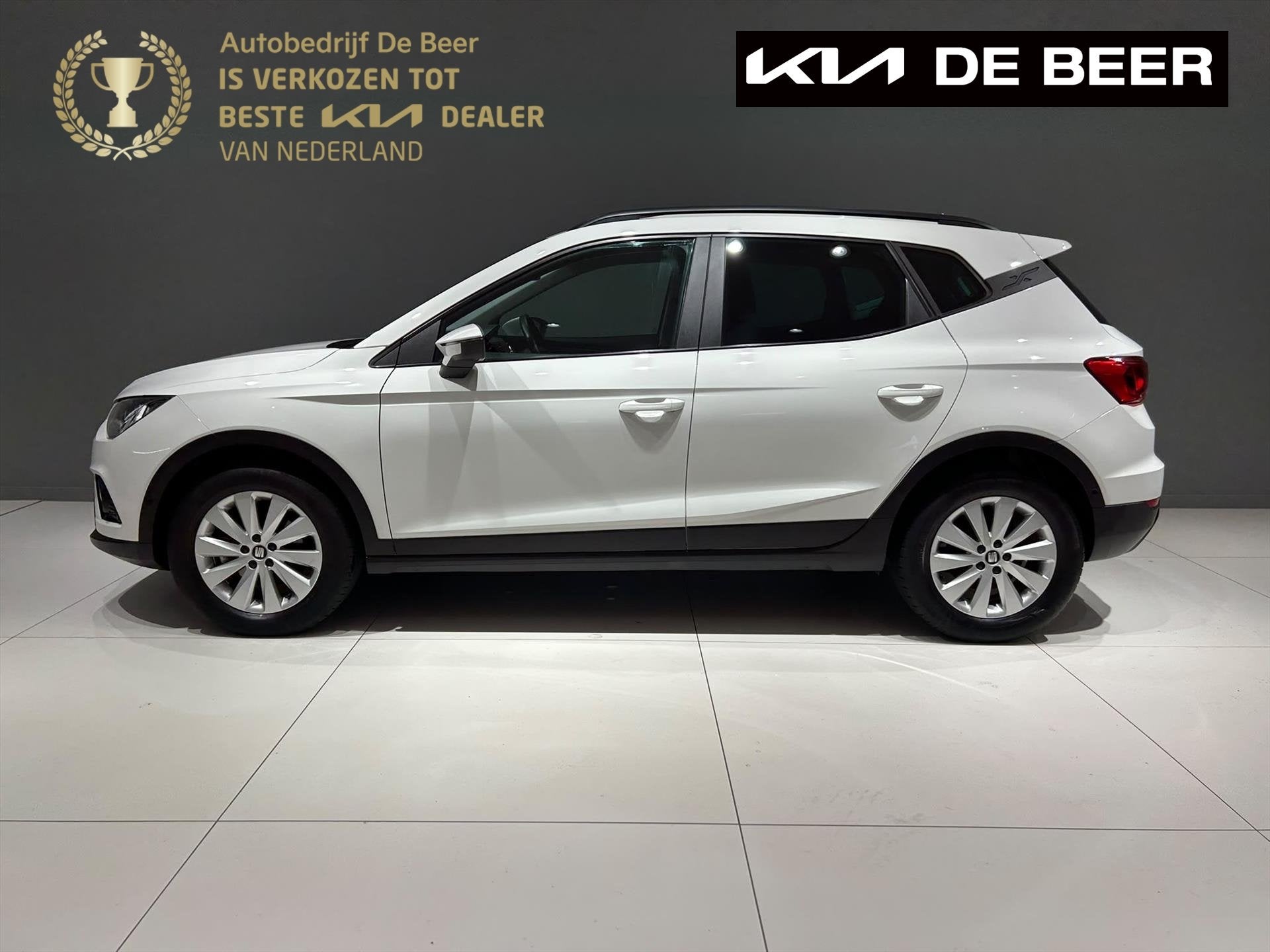SEAT Arona 1.0 TSI 95pk Style Business Intense, Auto's, Stof, Gebruikt, 95 pk, Origineel Nederlands