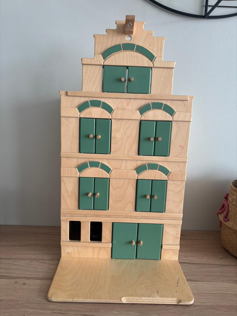 Houten poppenhuis, Ophalen of Verzenden, Gebruikt, Poppenhuis