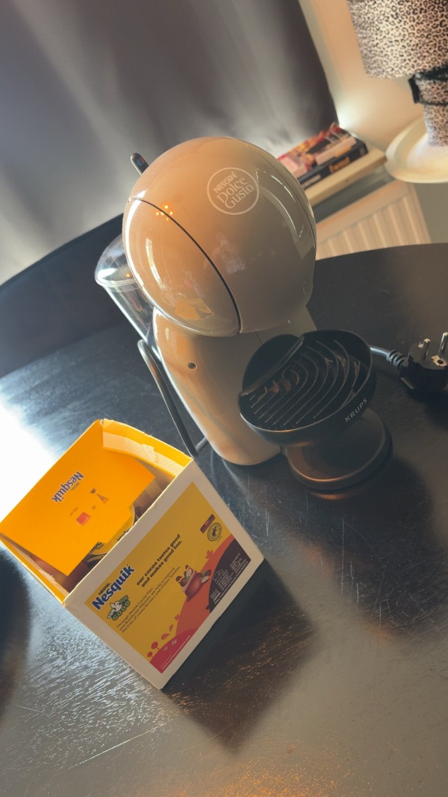 Nescafé Dolce Gusto Koffiezetapparaat, Ophalen, Koffiepads en cups, Gebruikt, Koffiemachine