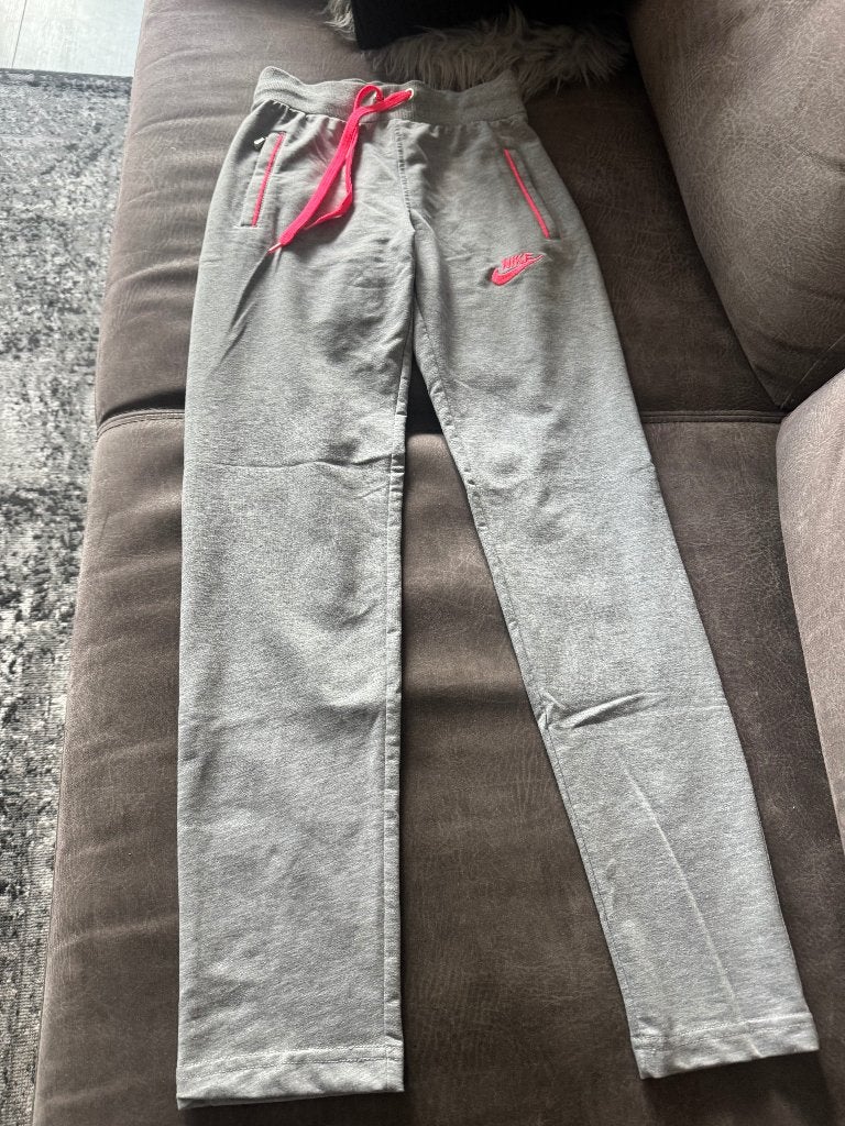 sportbroek, Kinderen en Baby's, Kinderkleding | Maat 152, Ophalen, Meisje, Nike, Nieuw